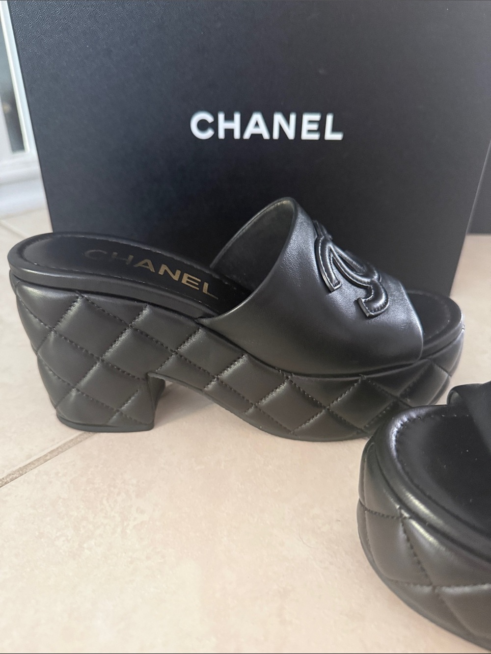CHANEL Black Quilted Leather Platform Slide Sandals with CC Logo - Picture 3 of 5